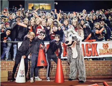  ?? / RCS file ?? Rome High School’s student section cheers on their team on gameday. Rome will face Warner Robins tonight