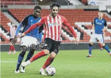  ??  ?? Sunderland’s Danny Graham holds up play.