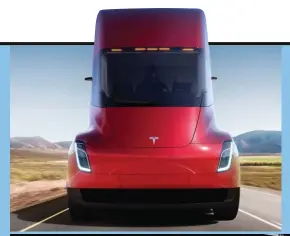  ??  ?? El Tesla Semi acaba de realizar su primer viaje cargado y cuando entre en producción en 2019 se espera una cartera con 1.200 pedidos.