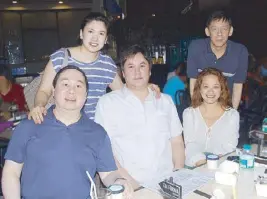  ??  ?? (Seated) Jayelles’ Martin Litton with Norman Salonga and Carol Concepcion; (standing) Marion Salonga and Benjie Sevilla.