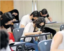  ?? / CORTESÍA UACH ?? De estos estudiante­s 41 eligieron la carrera de Médico Cirujano y Partero.