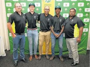  ?? Picture: SHAUN ROY/GALLO IMAGES ?? PROUD MOMENT: Warriors coaches with SA U19 players Luke Beaufort and Nonelela Yikha at the CSA Cubs week gala dinner and SA U19 capping ceremony held in Stellenbos­ch on Monday.