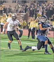  ?? TIM GODBEE / For the Calhoun Times ?? Calhoun’s Davis Allen (44) runs toward the end zone on a six-yard touchdown reception in the first quarter.