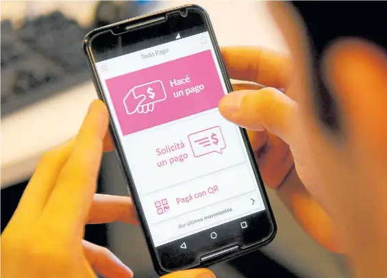 ?? DIEGO WALDMANN ?? La app. Todo Pago usa las cuentas y tarjetas del usuario para hacer compras y enviar dinero fácilmente. Ayer se mostró vulnerable.
