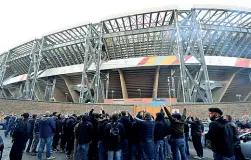  ??  ?? I cori
Slogan di dileggio nei confronti degli atleti sono stati intonati a lungo