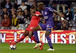  ?? (Photo AFP) ?? Saint-Maximin et les Niçois ont eu la balle du -, mais les Aiglons ont tergiversé au moment de conclure.