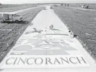  ?? Houston Chronicle file ?? A street mural in 1986 celebrates the opening of Mason Road, which bisects Cinco Ranch.