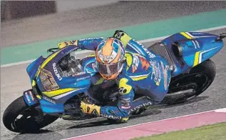  ?? FOTO: EFE ?? Álex Rins, con su Suzuki en el circuito de Losail, Gran Premio de Qatar. Estreno del Mundial