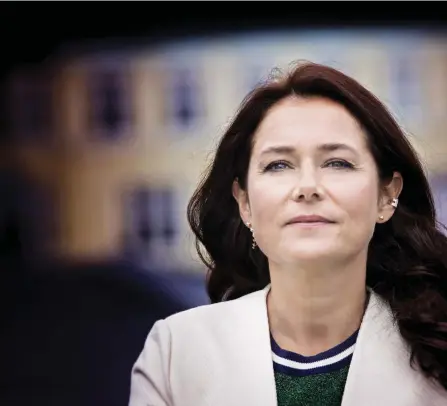  ??  ?? I höst spelar Sidse Babett Knudsen en emigrantkv­inna som bygger upp det förlovadel­andet i Sovjetkare­len.