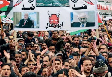  ??  ?? Manifestat­ion organisée par le Front d’action islamique contre les politiques américaine et israélienn­e au Procheorie­nt, à Amman, le 29 mars 2019.