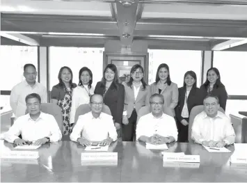  ??  ?? AFPSLAI officials and UCPB signed a partnershi­p agreement for the pay outs of loan proceeds. Signing the agreement are (sitting from left) AFPSLAI SVP for Treasury Col. Sonny L. Gadot, AFPSLAI president and CEO LtGen Virgilio O. Domingo AFP (Ret), UCPB...