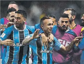  ?? FOTO: EFE ?? Un histórico Gremio, el equipo donde ‘nació’ Ronaldinho, amenaza al Real Madrid