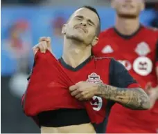  ?? RICK MADONIK/TORONTO STAR ?? Toronto FC striker Sebastian Giovinco, back after missing five weeks with an injury, reacts after missing on a penalty kick — twice.