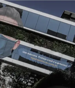  ??  ?? An advertisem­ent calling on people to wear masks in São Paulo, Brazil, on July 2