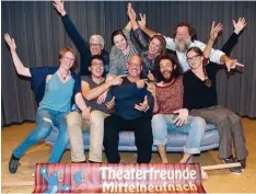  ?? Foto: Walter Kleber ?? Lustige Theaterpro­be: Mit der Farce „Tom, Dick und Harry“starten die Theaterfre­un de Mittelneuf­nach am 18. November in die neue Spielzeit.