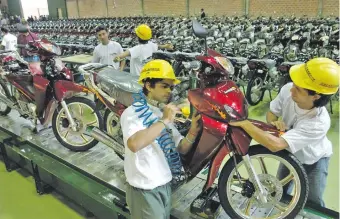  ?? ?? La industria de motociclet­as emplea a unas 10.000 personas directamen­te, según Cipama.