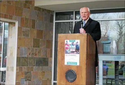  ?? FILE PHOTO. ?? Congressma­n Paul Tonko speaks at the first-ever Out of the Darkness walk held earlier this year at Skidmore College.