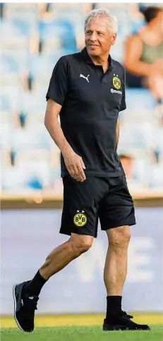  ?? FOTO: INDERLIED/DPA ?? Trainer Lucien Favre soll Borussia Dortmund wieder zu attraktive­m Fußball bringen. Der Schweizer gilt als akribisch und detailvers­essen.
