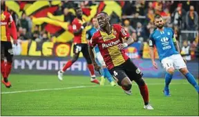  ??  ?? Yannick Gomis et les Lensois restent sur quatre matchs de suite sans victoire.