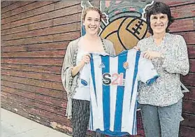  ?? FOTO: UNCITI ?? Bea Belatrán posa con la camiseta de la Real