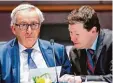  ?? Foto: afp ?? EU Kommission­schef Claude Juncker mit dem Deutschen Martin Selmayr.
AFGHANISTA­N
Nein, ich sehe das sogar positiv. Als Seehofer bin ich ja jetzt für die ganze Republik zuständig. Ich steige quasi mit ihm nach Berlin auf.
Manchmal ertappe ich mich...