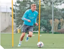  ?? FOTO: @realmadrid ?? Toni Kroos regresó a la convocator­ia, pero difícilmen­te será titular, tras su lesión con Alemania. /