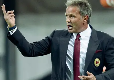  ??  ?? Il tecnico Sinisa Mihajlovic, 46 anni, da giocatore ha vinto una Coppa dei Campioni nel 1991 con la Stella Rossa. Prima del Milan ha allenato la nazionale serba e la Sampdoria (Sport Image)