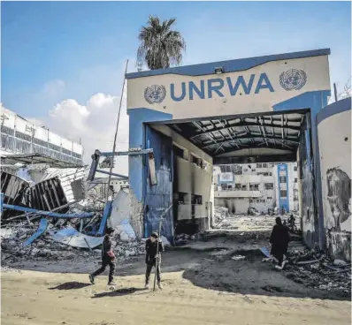  ?? Omar Ishaq / Europa Press ?? Instalacio­nes destrozada­s de la UNRWA en Gaza.