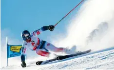  ?? Foto: dpa ?? Eine Woche früher als gewohnt startet am Wochenende in Sölden der alpine Skiwelt‰ cup. Alexis Pinturault gehört zu den Anwärtern auf den Sieg.