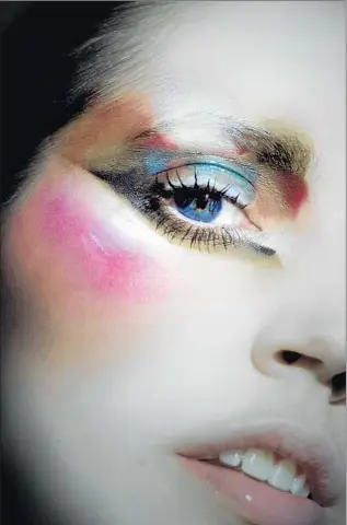  ?? Photograph­s by
Ellis Faas ?? IMAGES IN
”On the Edge of Beauty” show Ellis Faas’ boundary-pushing approach to makeup.