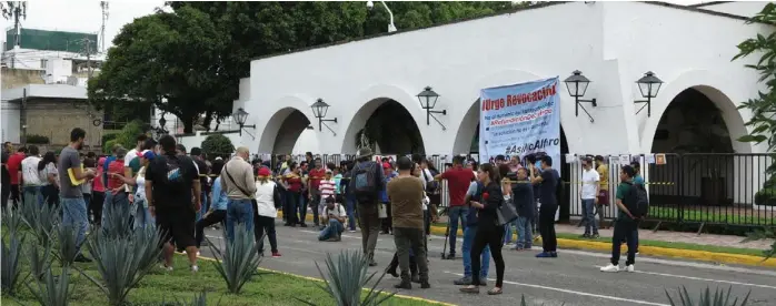  ?? FRANCO GONZÁLEZ ?? Gritando consignas y con pancartas manifestar­on su postura.