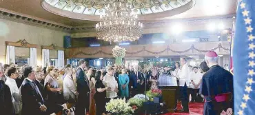  ?? Malacañang Photo ?? President Benigno S. Aquino III delivers his message during the New Year’s Vin d’Honneur at the Rizal Hall of Malacañang.
