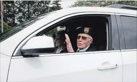  ?? KRIS DUBE
THE WELLAND TRIBUNE ?? Jim Summerside­s, a decorated veteran of the Second World War, was the first drive on a road named after him and officially opened Monday in Fonthill.