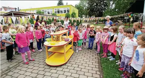 Mohrenspalten Mit Quark Und Leckere Obstspiesse Pressreader