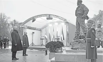  ?? REUTERS ?? Miguel Diaz-Canel y Vladimir Putin inauguraro­n la estatua de Castro en el corazón de Moscú