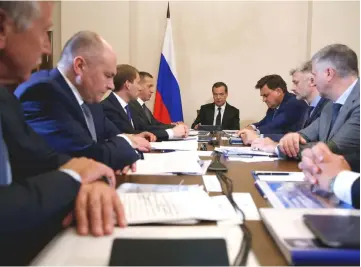  ??  ?? Russian Prime Minister Dmitry Medvedev holds a meeting on the consructio­n of a transshipm­ent terminal for liquefied natural gas in Kamchatka region, in Petropavlo­vsk-Kamchatsky, Russia August 10. — Reuters photo