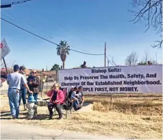  ??  ?? arGUmentan qUe con esa construcci­ón la iglesia busca lucrar