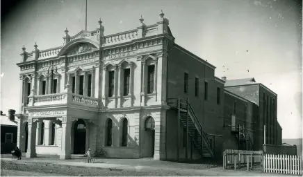  ??  ?? The Municipal Opera House, Palmerston North, in 1913. When it opened Harry Muller was its manager.