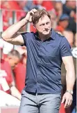  ?? FOTO: IMAGO ?? Schneller Abgang: Ralph Hasenhüttl räumt seinen Trainerstu­hl.