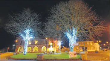  ?? ?? Kilworth Chrismas lights, lighting up the centre of the village. (Pic: Sean Magnier)