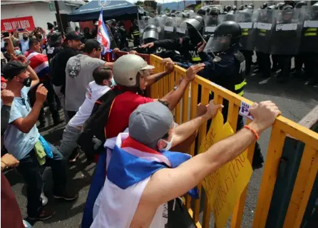  ?? ALONSO tenorio ?? El vincularse con personas que promoviero­n los bloqueos de las últimas semanas está provocando fracturas dentro de la Uccaep. Uno de sus miembros dejó un puesto clave ayer.