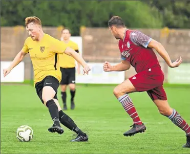  ?? Picture: Paul Davies ?? Robbie Dolan on the ball for Kennington during Saturday’s FA Cup preliminar­y round victory over Little Common