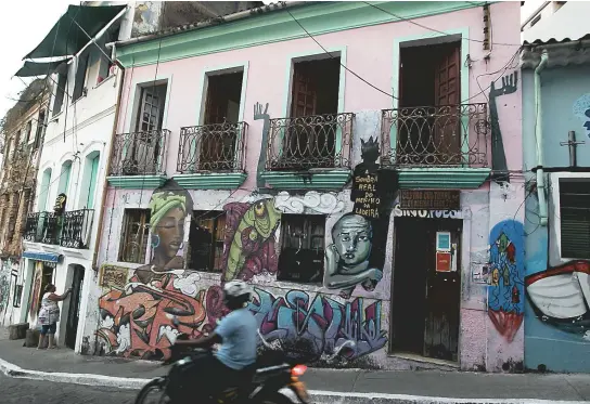  ??  ?? O Centro Cultural Que Ladeira é Essa? completa quatro anos de aulas gratuitas na Ladeira da Preguiça e realiza uma semana de atividades