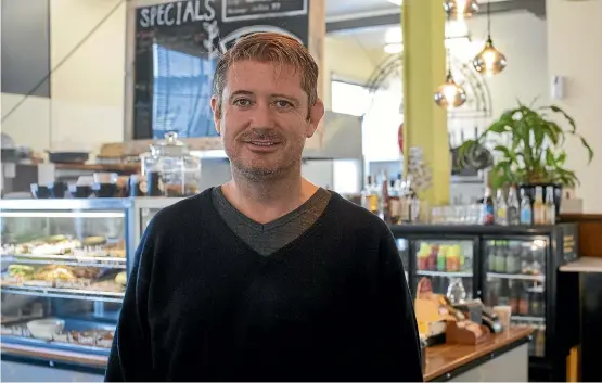  ?? PHOTOS: JOE LLOYD/STUFF ?? Gary Warner and partner Jess Bryant purchased the Morri St Cafe´ earlier this year, and despite a lack of hospitalit­y experience, they have brought fresh ideas and enthusiasm to the popular Nelson eatery.