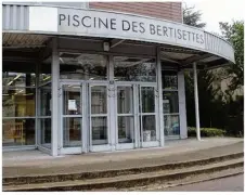  ??  ?? La fermeture de la piscine permettrai­t l’économie de 500 000 euros par an, budgetés pour son renouveau.