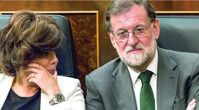  ?? ALBERTO R. ROLDÁN ?? Soraya Sáenz de Santamaría y Mariano Rajoy en una imagen tomada en el Congreso