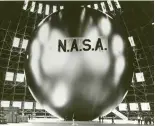  ??  ?? Echo 2 undergoes a stress test in a dirigible hangar, North Carolina, 1964.