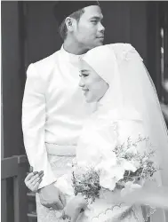  ??  ?? SINGLE BAHARU: Pengantin baharu Syamel dan Ernie Zakri muncul dengan single romantis ‘Goodbye Hello’ terbitan Rocketfuel Entertainm­ent dengan kerjasama Faithful Music.