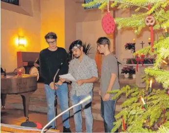  ?? FOTO: URSPRINGSC­HULE ?? In der Urspringki­rche führten Schüler eine moderne Adaption der Weihnachts­geschichte auf.