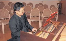  ?? FOTO: HANS-HINRICH RENNER ?? Sukwon Lee spielt Bach am Cembalo.